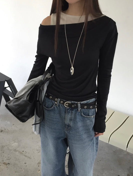 Hug Off-Shoulder Tee